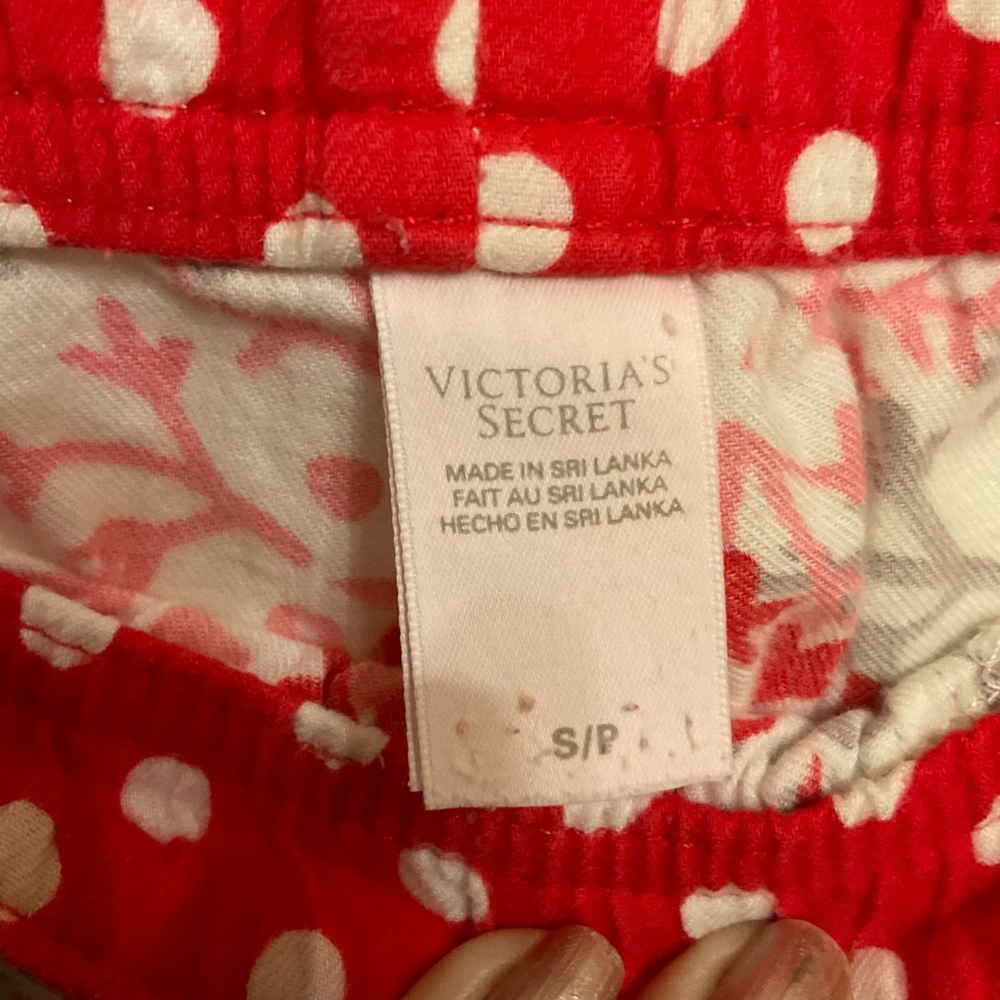 Victoria’s Secret Flannel Pajama Set, Red & White Snowflakes, Sz S - Picture 11 of 15
